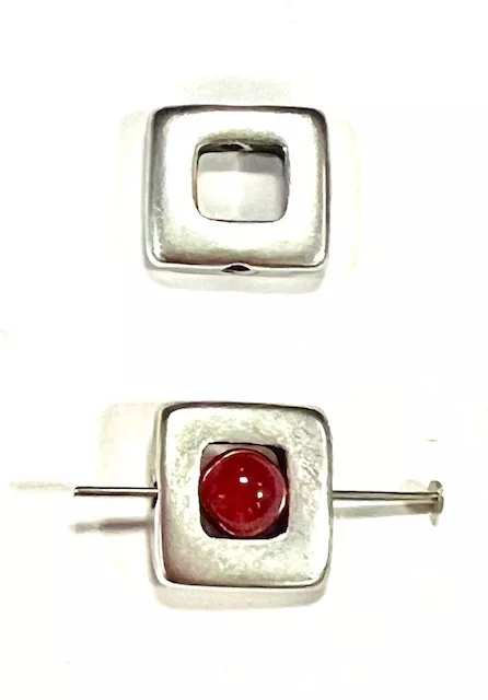 Carré evidé avec trous traversant 13mm