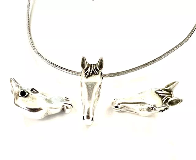 Pendant Tete de Cheval massif avec trous traversants