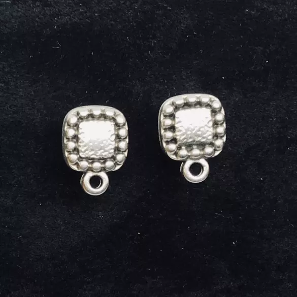 Boucle d’oreille plaqué argent à clou
