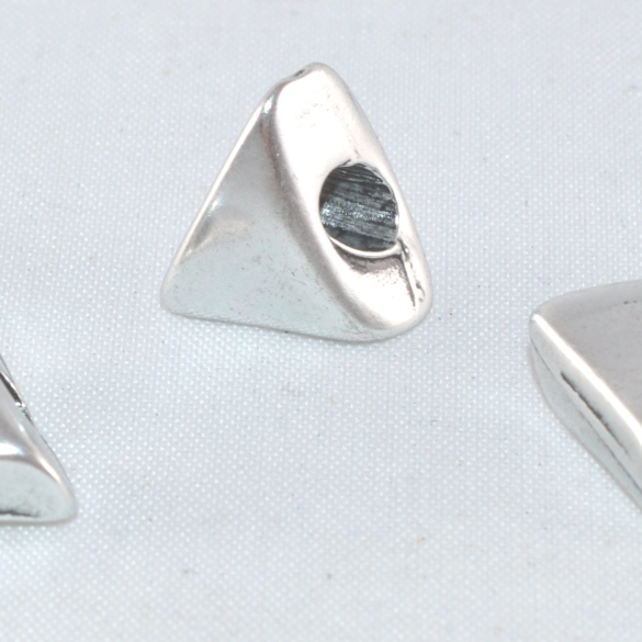 Triangle intercalaire  traversant