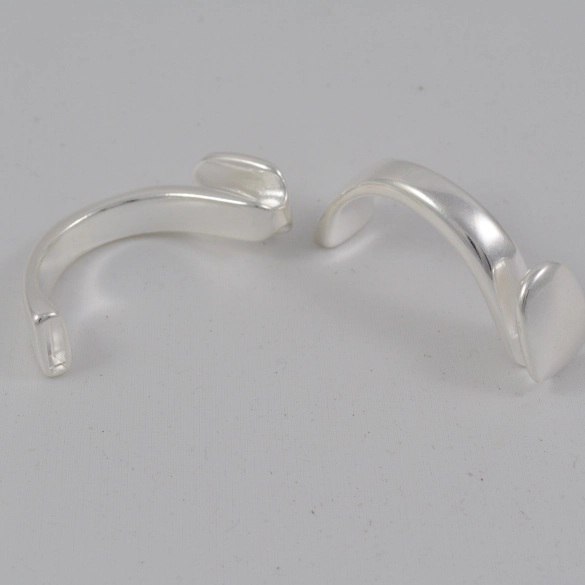 Demi jonc en zamac plaqué argent pour réaliser un bracelet