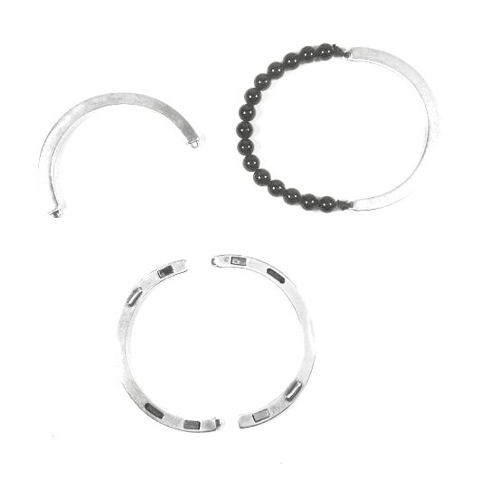 Magnetic clasp half-rim
