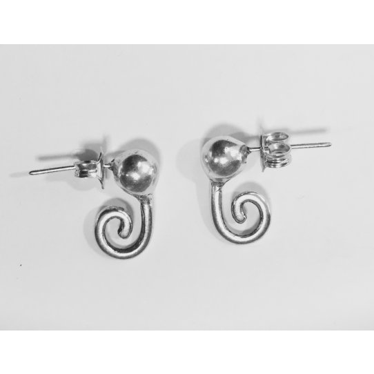 Boucles d'oreilles  � clous 