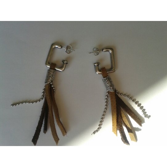 Boucles d'oreilles  clous demi croles