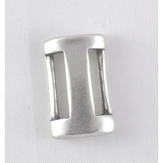 Passing 15 mm silver plated zinc alloy.