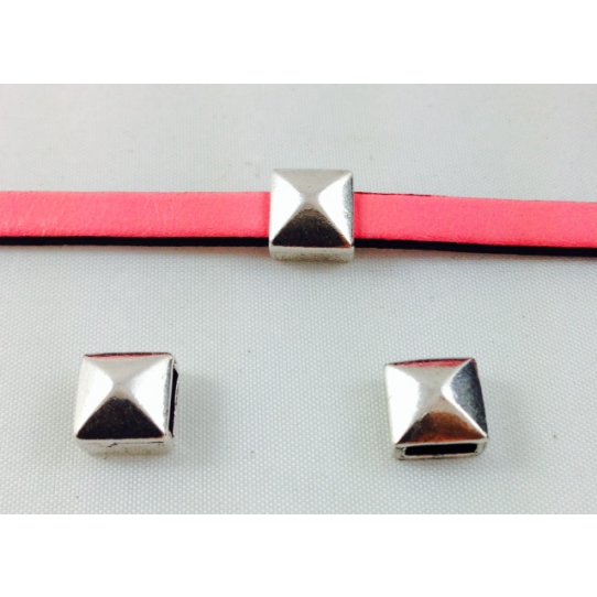 Passing 5mm square tin pyramid