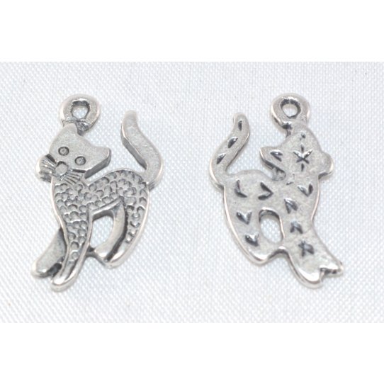 Pendant - cat with round back