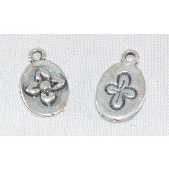 Petit pendant ovale double face avec motif fleur 10x8mm